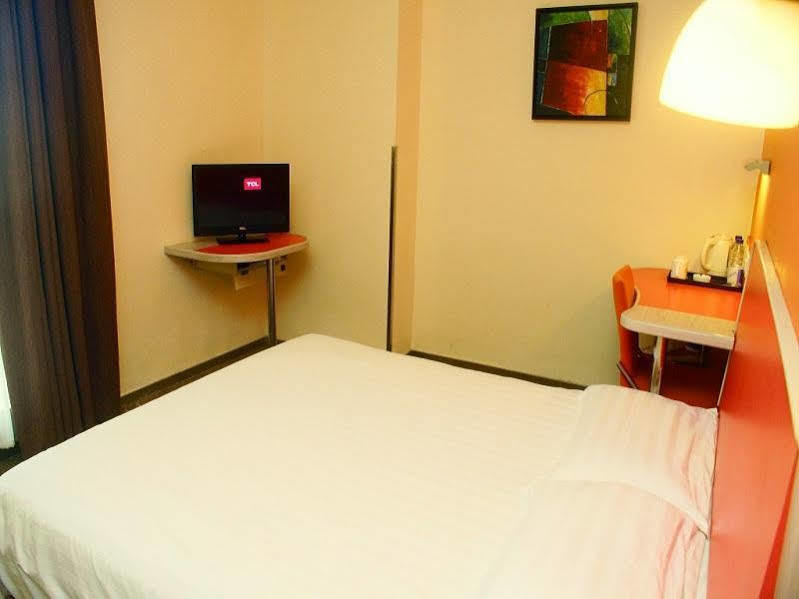 Motel Shanghai Pudong Avenue Yangpu Bridge Exterior photo